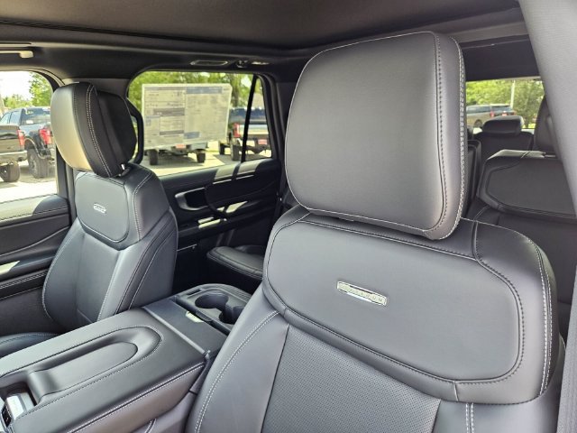 New 2027 Ford Expedition Platinum w/ Stealth Appearance Package AWD/4WD image 15
