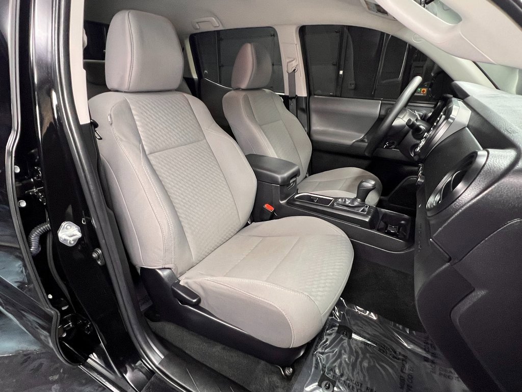 Used 2022 Toyota Tacoma SR image 4