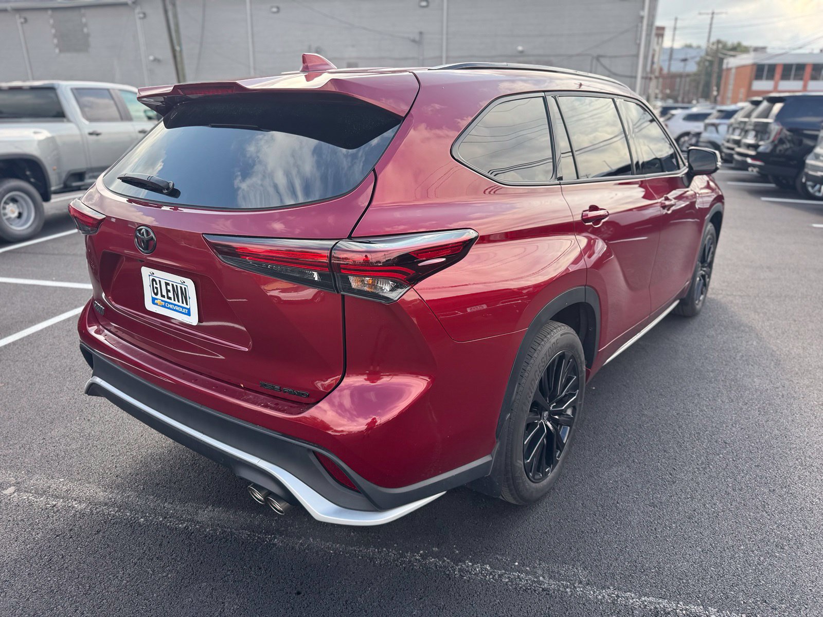 Used 2024 Toyota Highlander XSE AWD/4WD image 6
