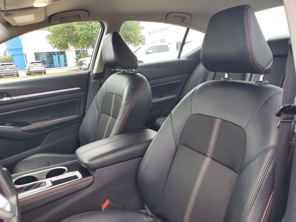 Used 2024 Nissan Altima 2.5 SR FWD image 14