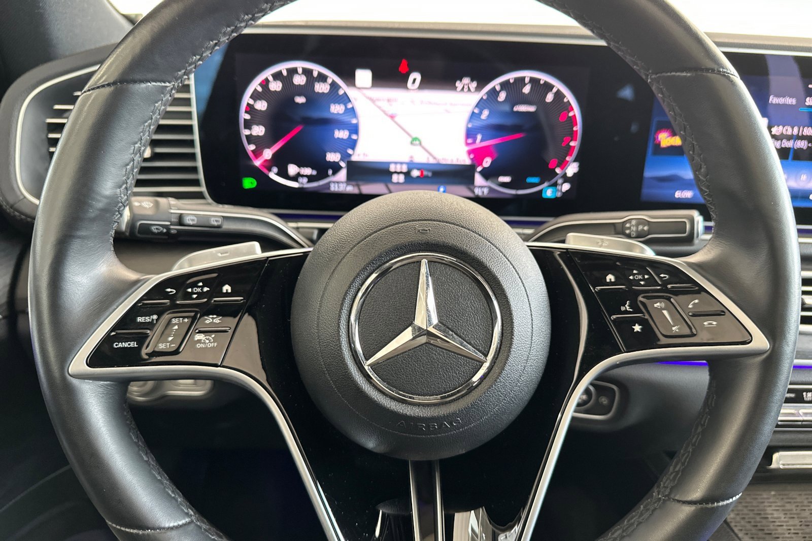 Used 2024 Mercedes-Benz GLS 450 4MATIC image 25