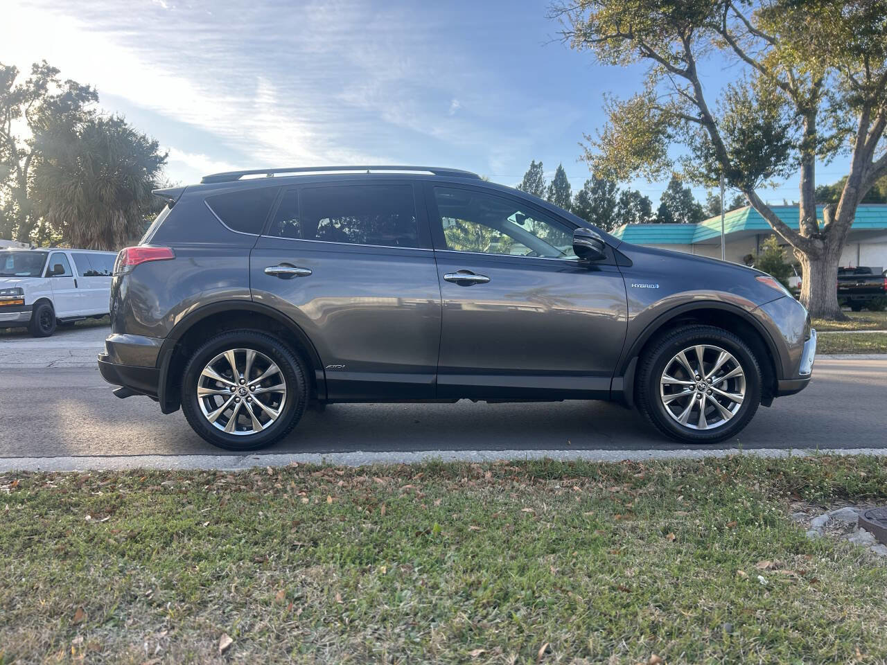 Used 2017 Toyota RAV4 Limited w/ Carpet Mat Package image 6