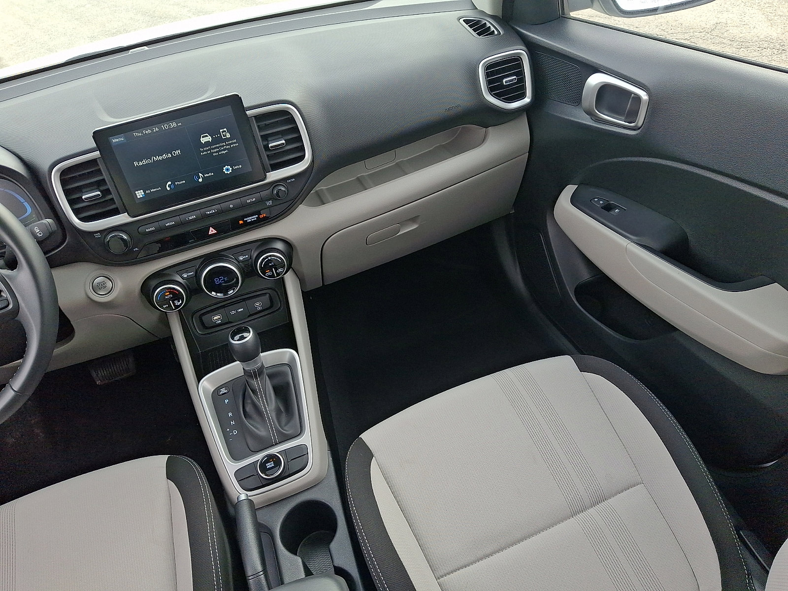 Certified 2025 Hyundai Venue SEL image 16