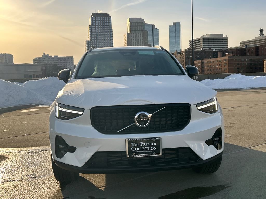 New 2026 Volvo XC40 B5 Ultra w/ Protection Package Premier AWD/4WD image 6