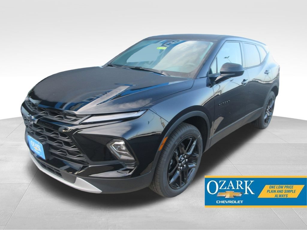 New 2026 Chevrolet Blazer LT w/ LPO, Black Grille Bar Package FWD 360° Tour
