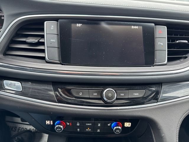 Used 2019 Buick Enclave Essence image 18