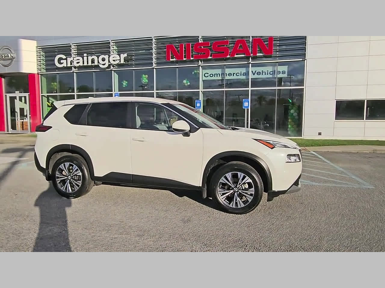 Used 2023 Nissan Rogue SV image 36