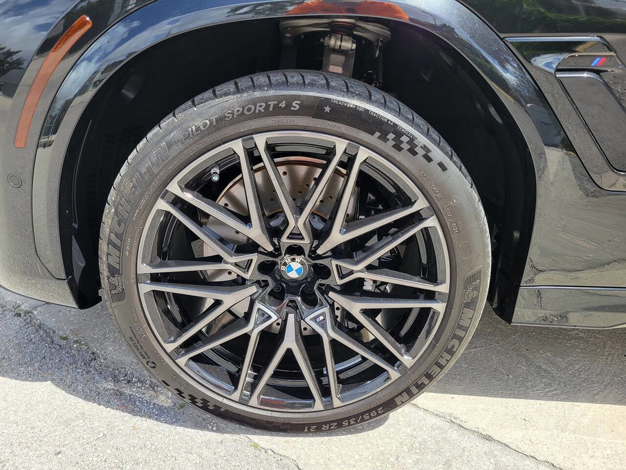 Used 2026 BMW X6 M Competition w/ Executive Package image 24