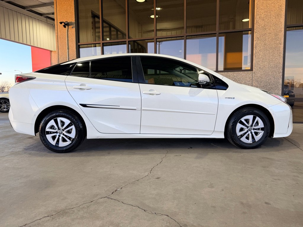 Used 2017 Toyota Prius Three w/ Advanced Technology Package image 37