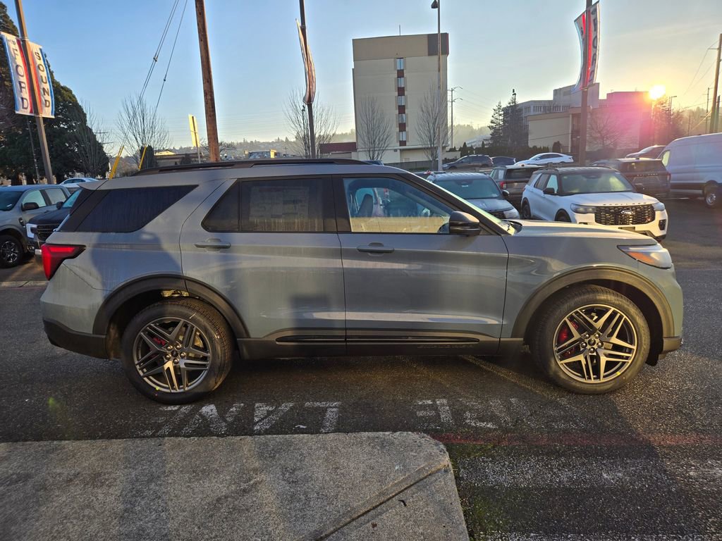 New 2026 Ford Explorer ST image 4