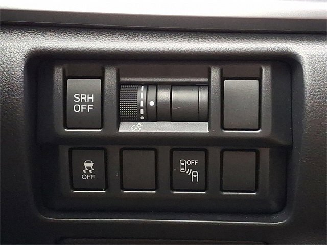 Used 2019 Subaru Crosstrek 2.0i Limited w/ Moonroof Package w/Navigation AWD/4WD image 27