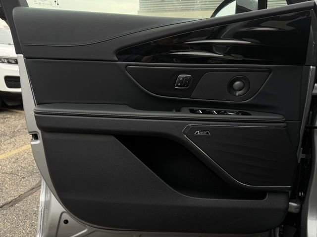 New 2026 Lincoln Nautilus Reserve w/ Jet Appearance Package image 12