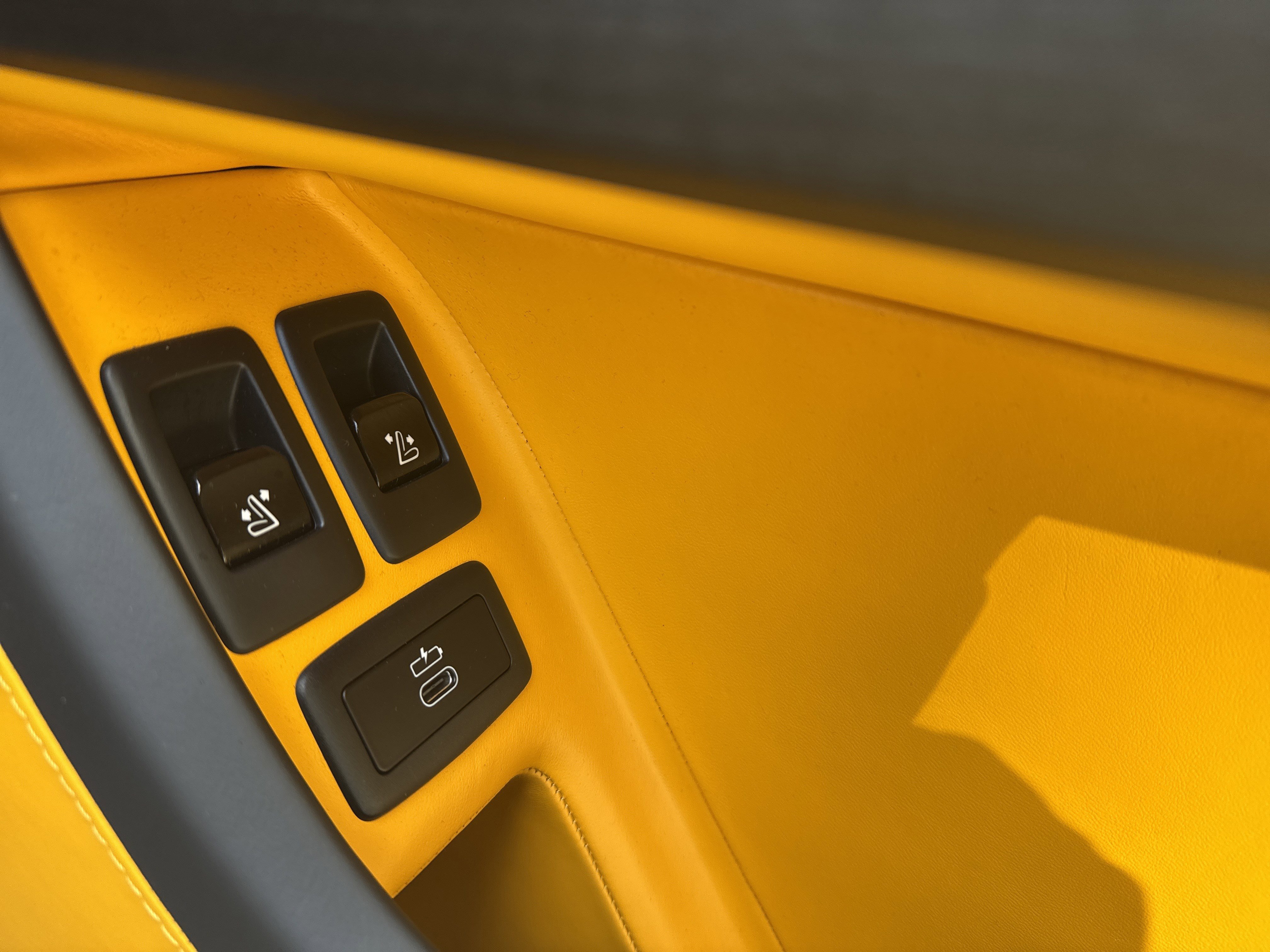 Used 2024 Rolls-Royce Cullinan w/ Interior Detailing Package image 42