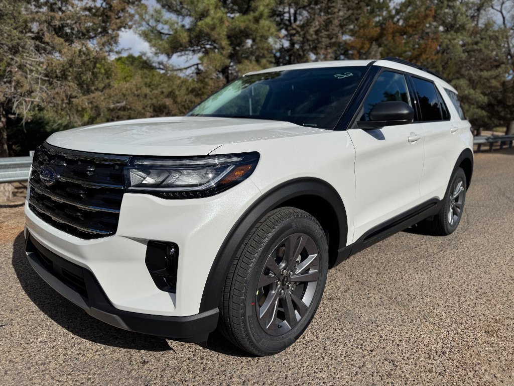 New 2026 Ford Explorer Active w/ Active Comfort Package image 8
