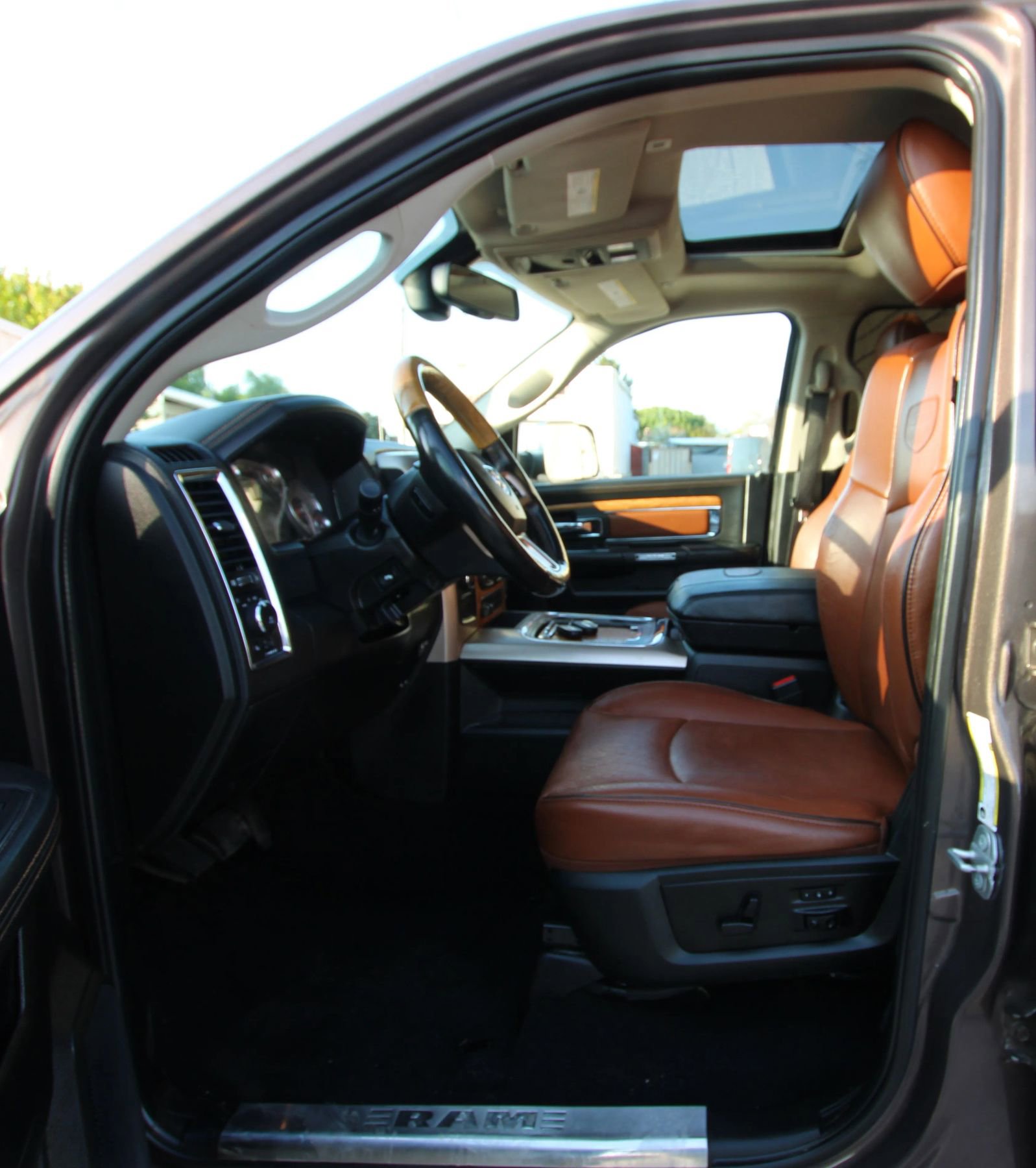 Used 2018 RAM 2500 Longhorn w/ Snow Chief Group AWD/4WD image 9