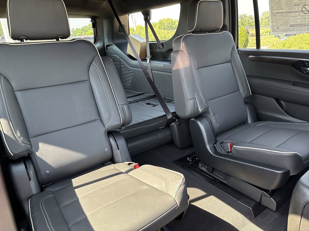 New 2026 Chevrolet Suburban Premier AWD/4WD image 28