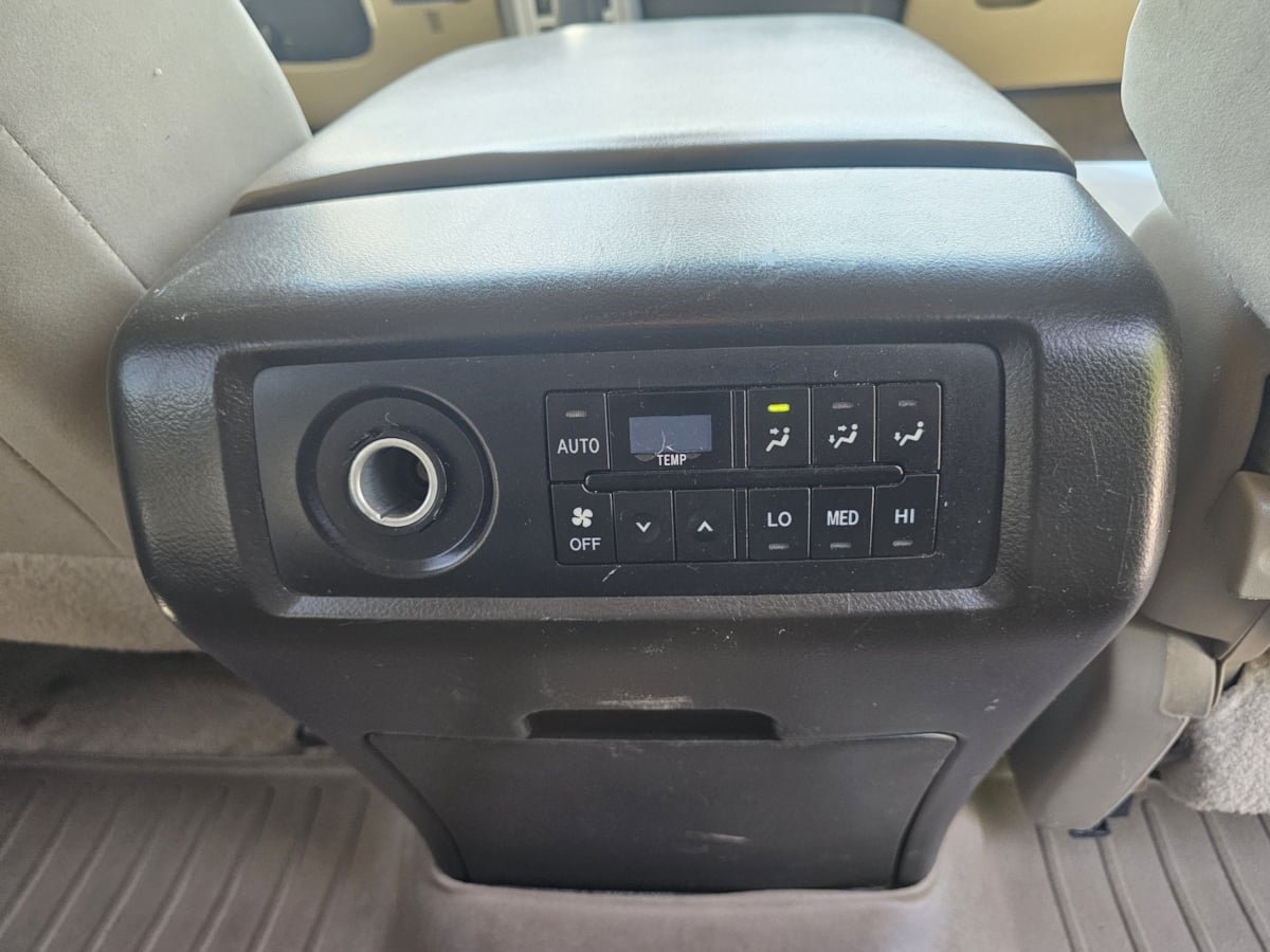 Used 2008 Toyota Sequoia SR5 w/ Towing Pkg AWD/4WD image 44