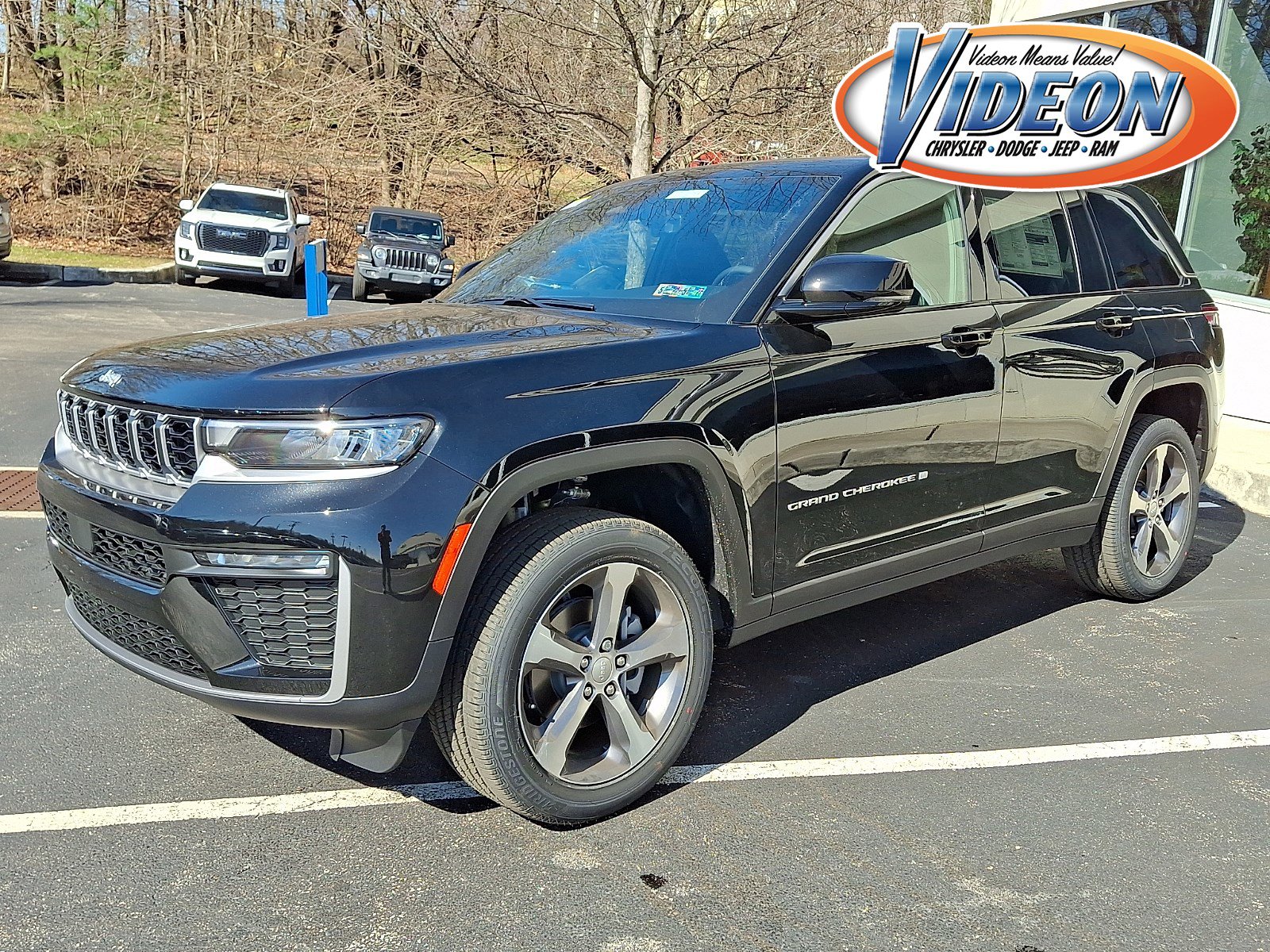 New 2026 Jeep Grand Cherokee Limited w/ Trailer Tow Package image 1