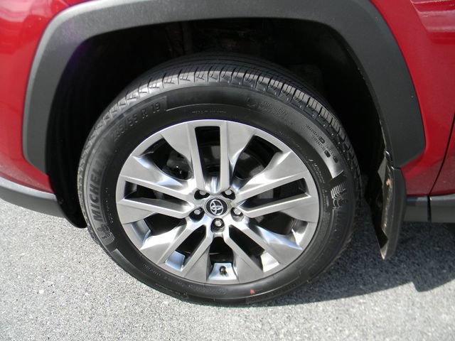 Used 2020 Toyota RAV4 Limited AWD/4WD image 9