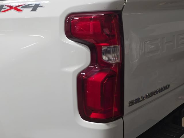 Used 2020 Chevrolet Silverado 1500 Custom w/ Custom Value Package image 32