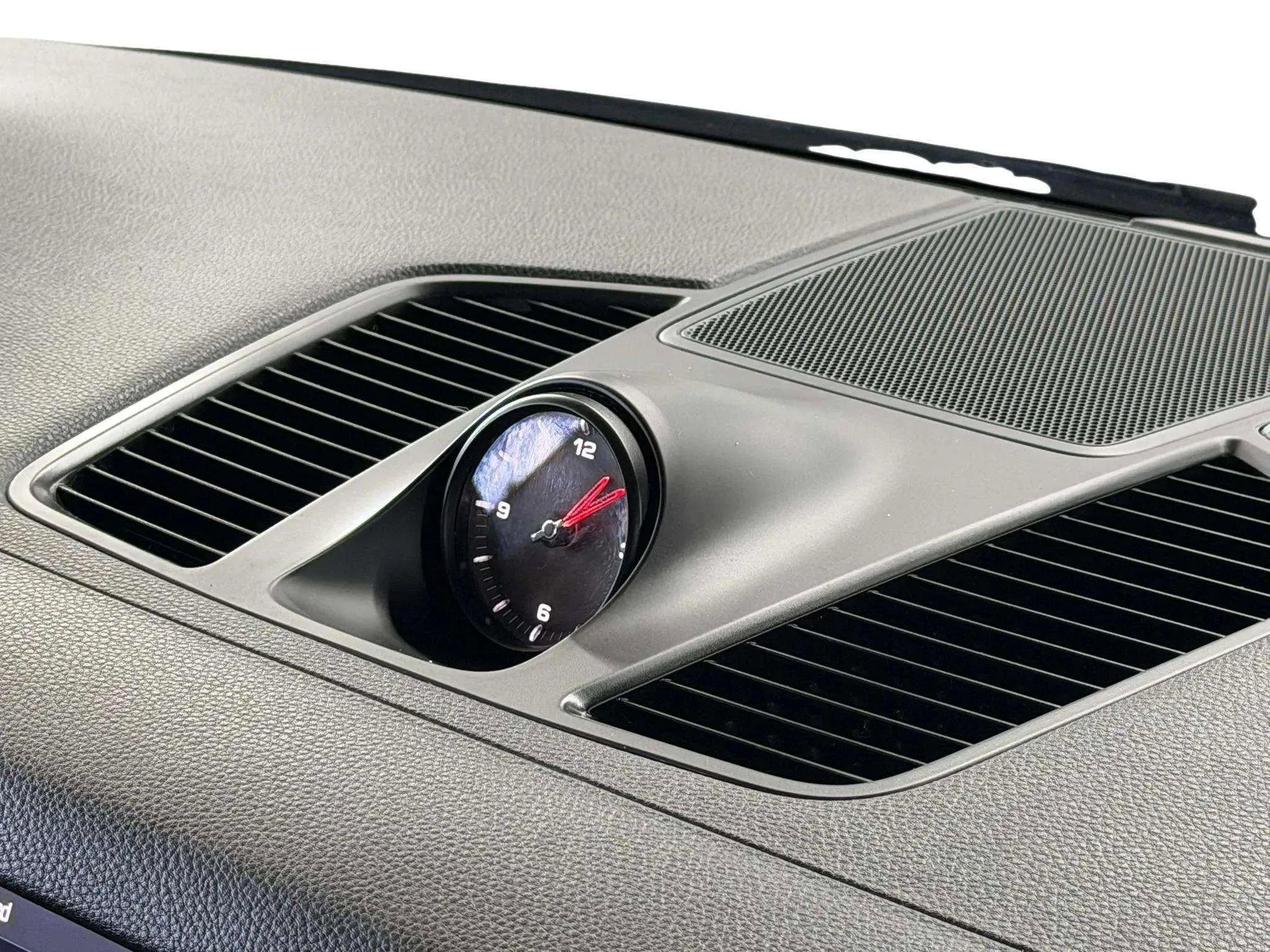 Used 2019 Porsche Cayenne S image 21