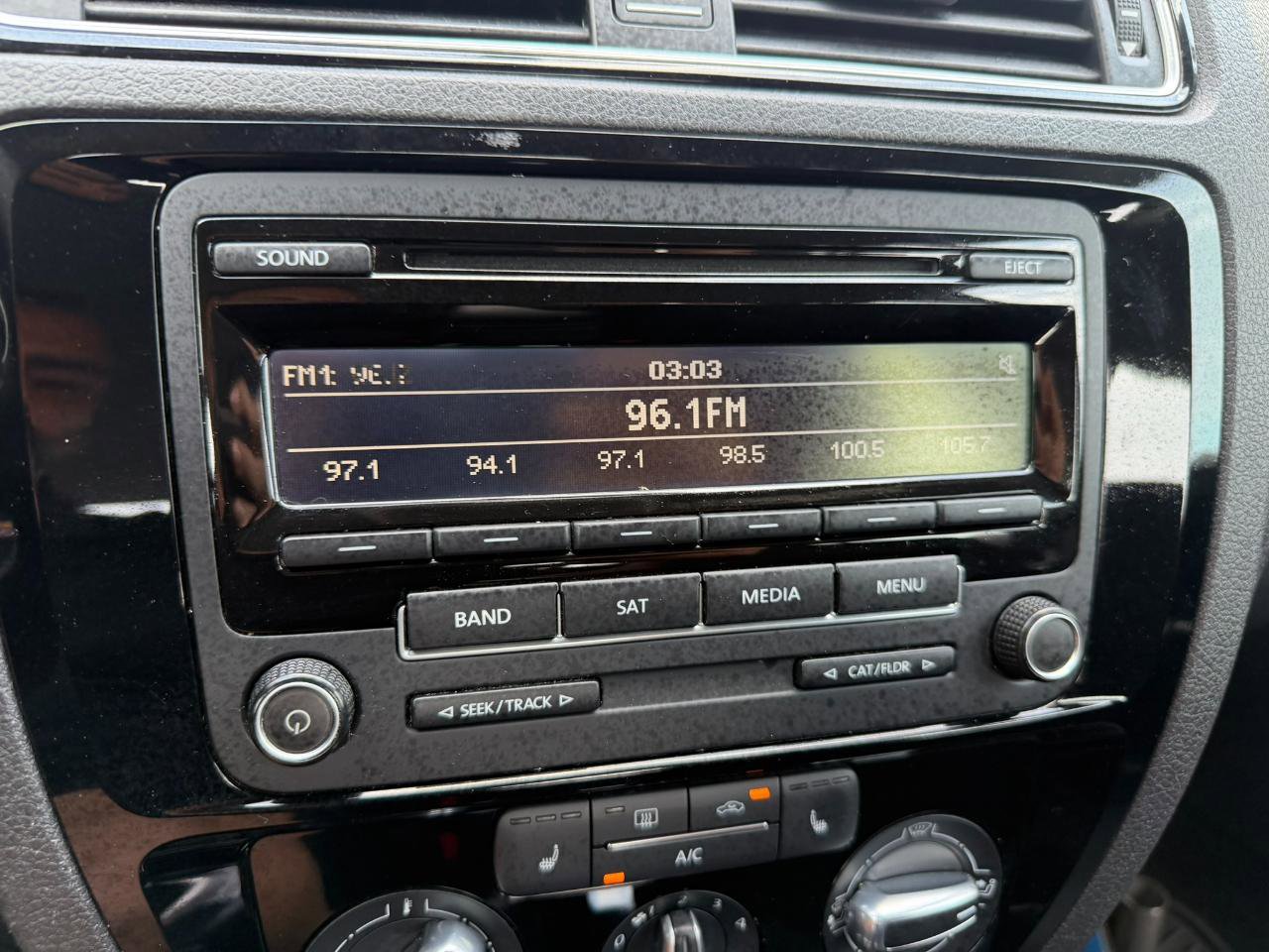 Used 2015 Volkswagen Jetta TDI S image 25