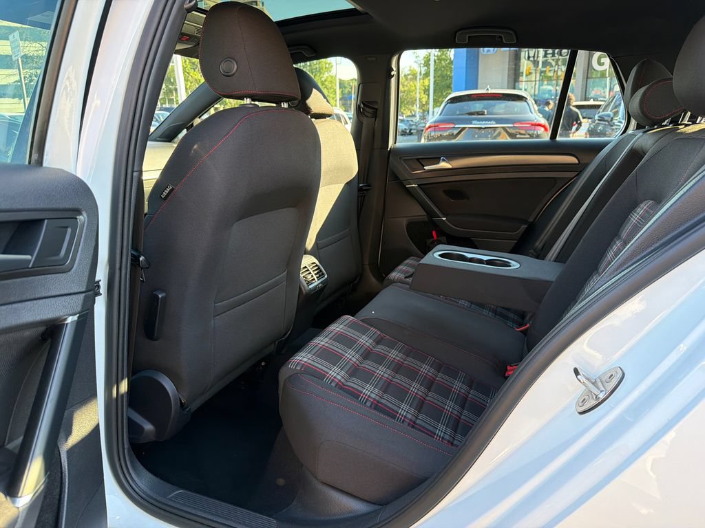 Used 2018 Volkswagen GTI SE FWD image 15