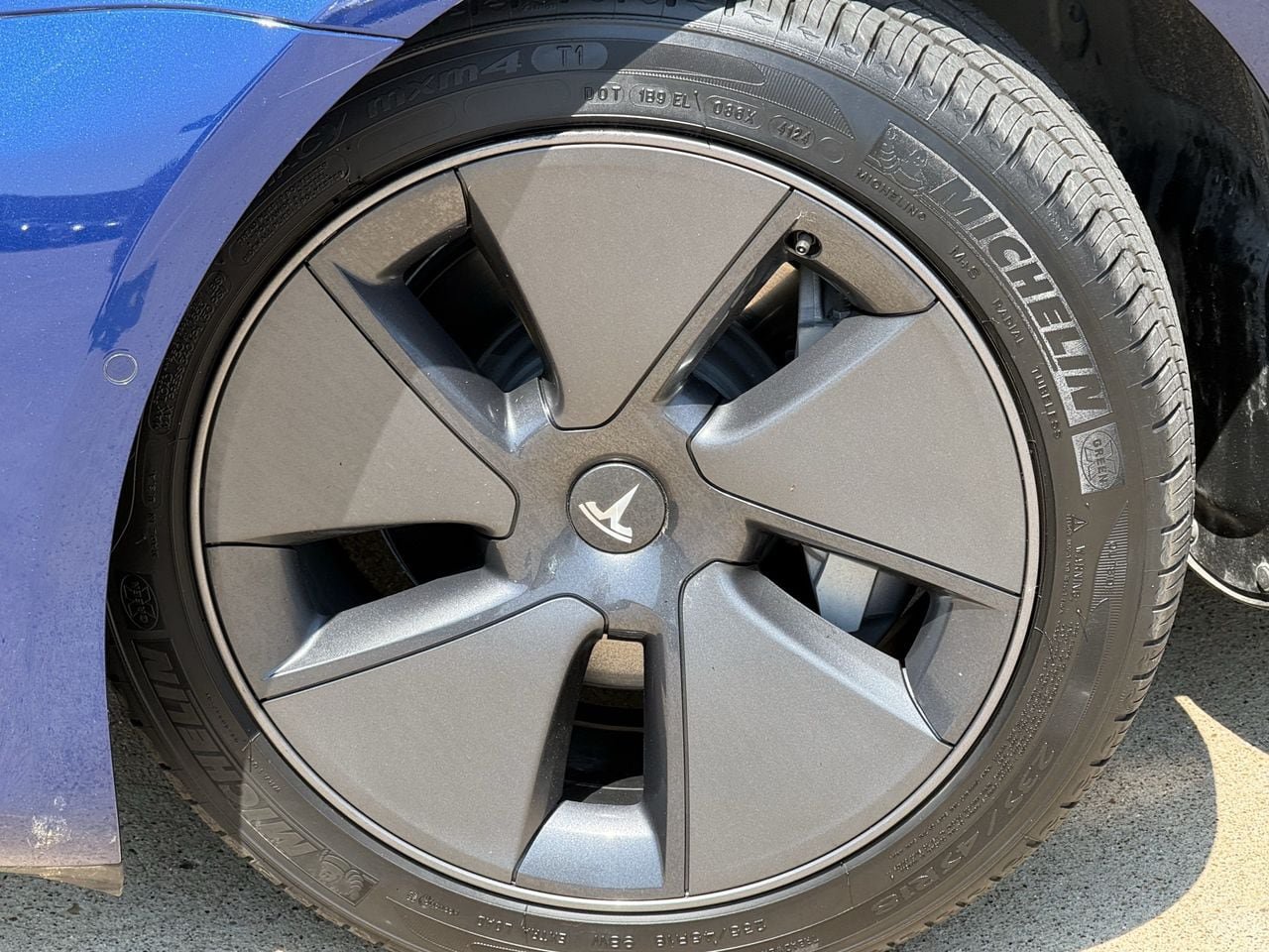 Used 2022 Tesla Model 3 Long Range AWD/4WD image 9