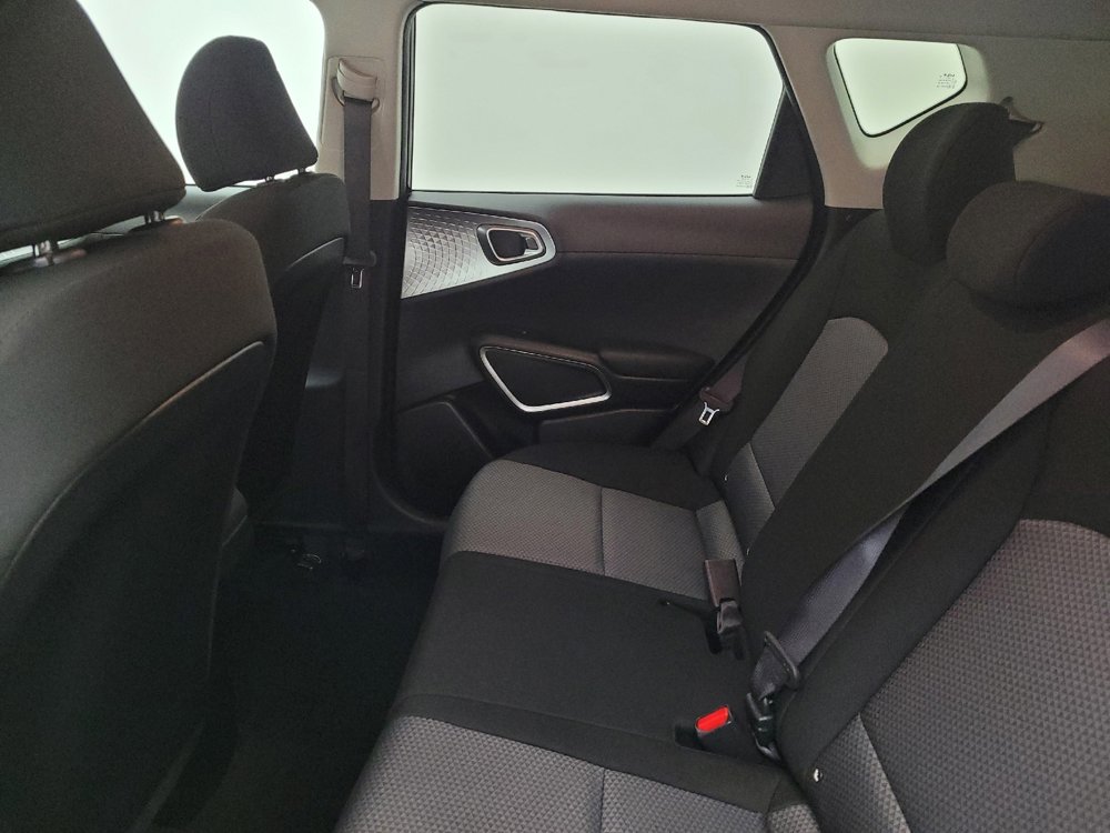 Used 2023 Kia Soul LX image 18