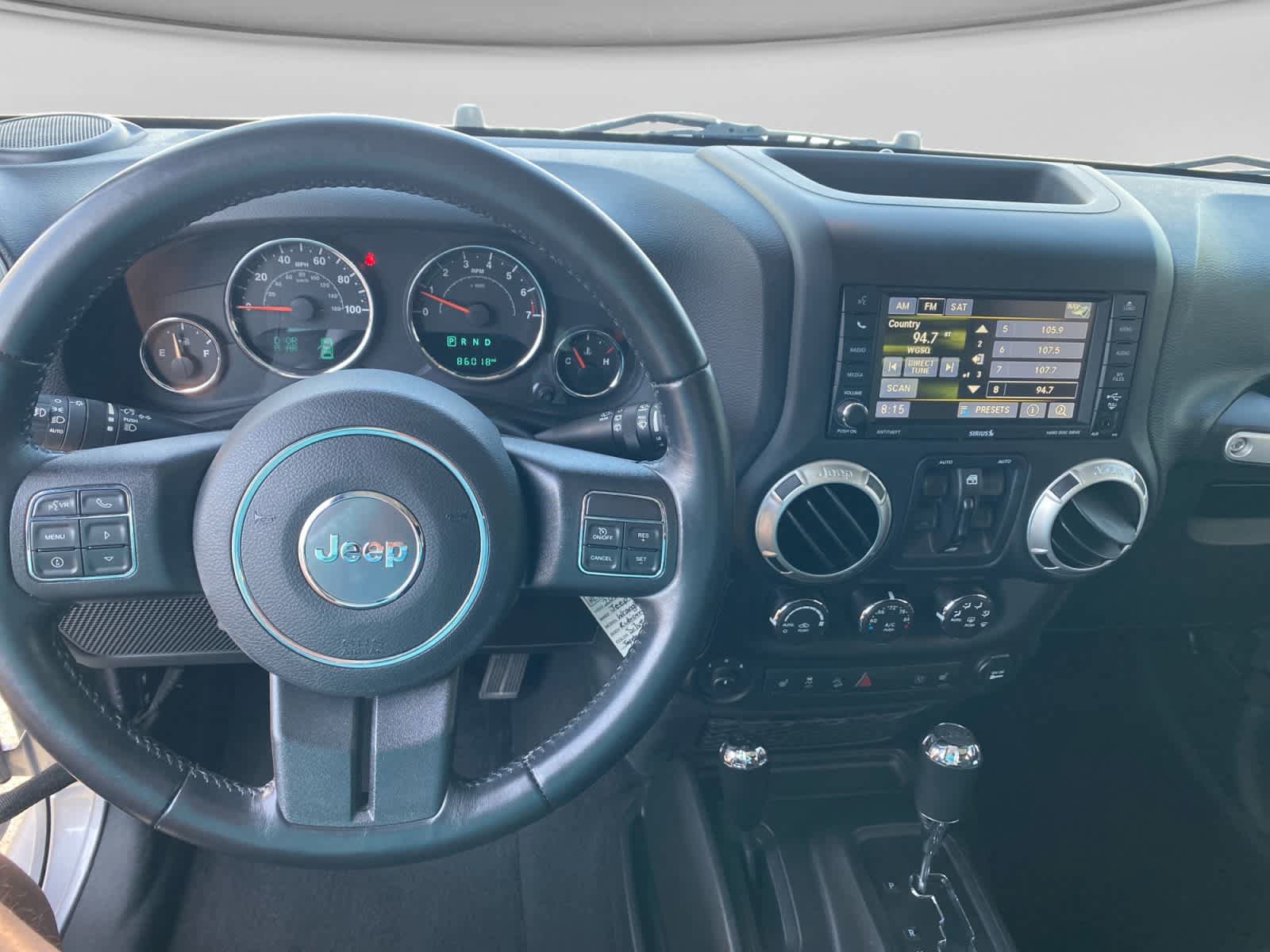 Used 2017 Jeep Wrangler Unlimited Rubicon w/ Connectivity Group AWD/4WD image 15