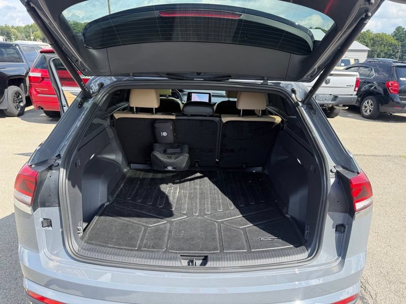 Used 2024 Volkswagen Atlas Cross Sport SE w/ Panoramic Sunroof Package AWD/4WD image 6