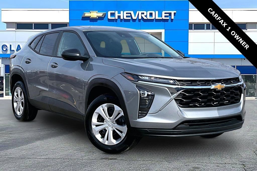 Used 2025 Chevrolet Trax LS