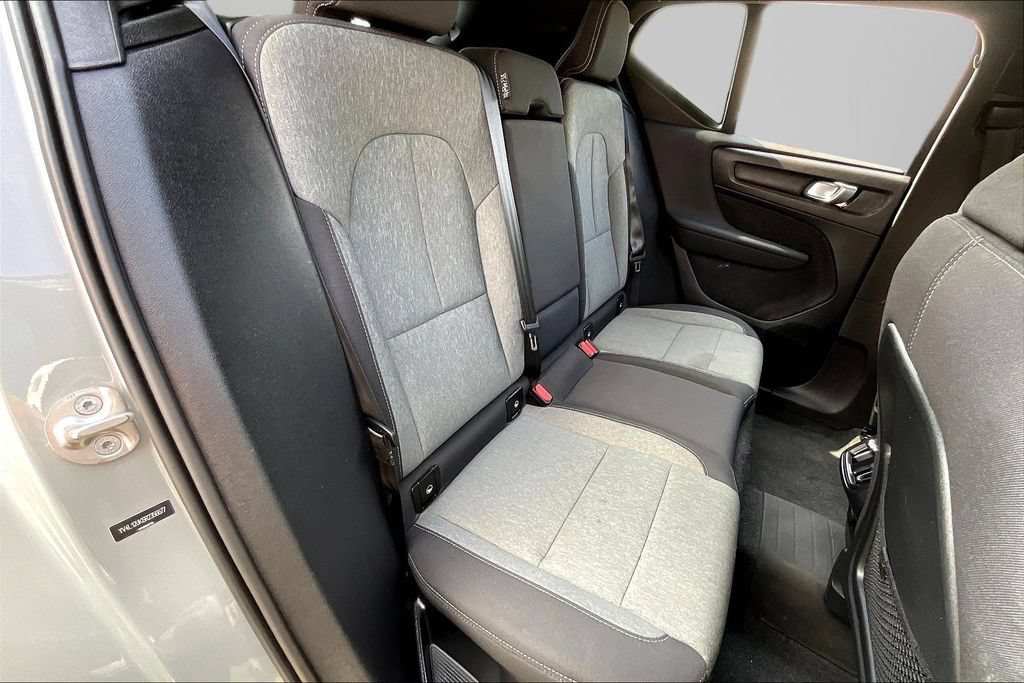 Used 2024 Volvo XC40 B5 Core AWD/4WD image 25