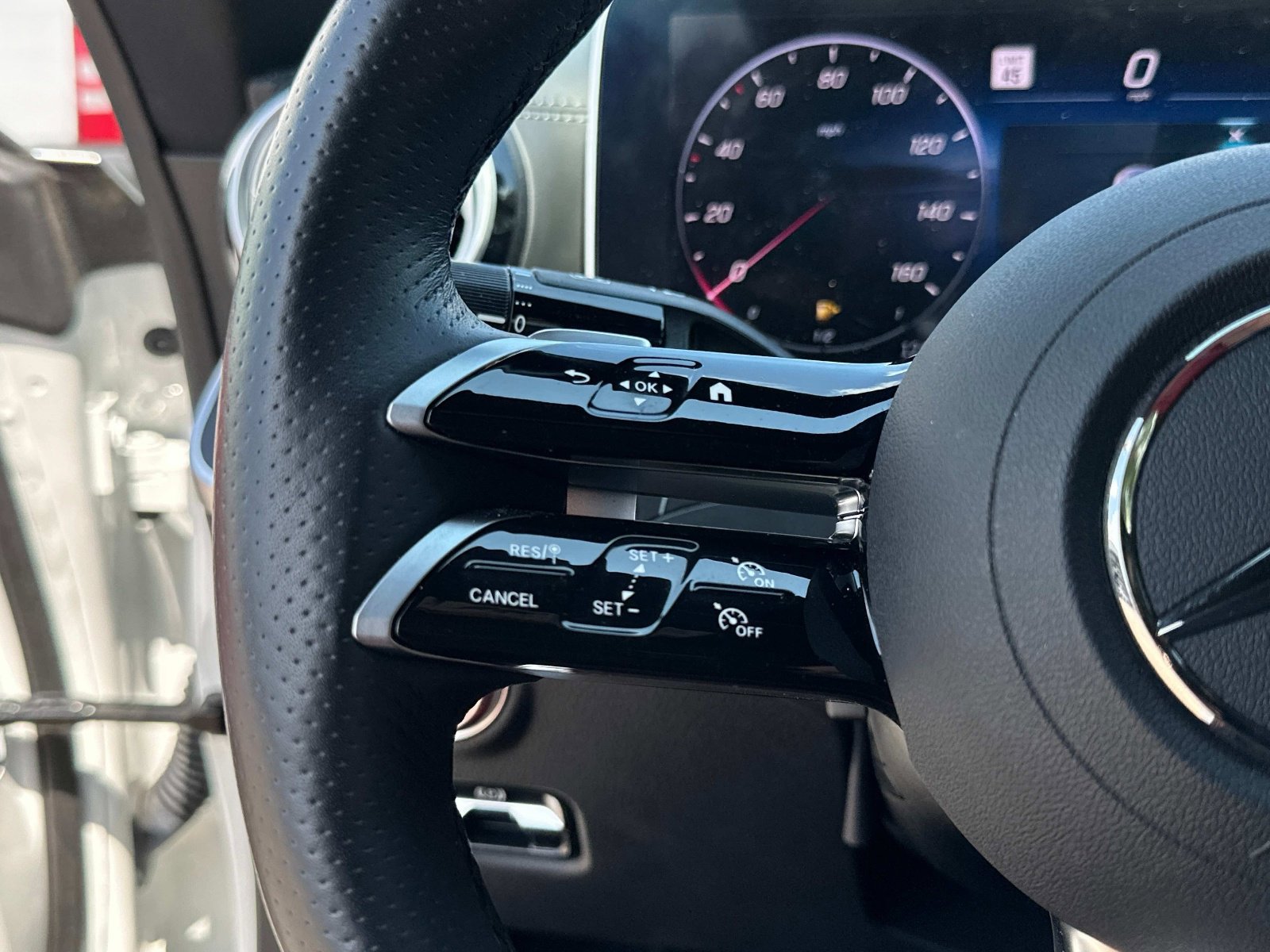 Used 2024 Mercedes-Benz CLE 300 4MATIC Coupe image 20