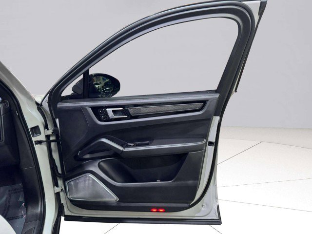 Used 2022 Porsche Cayenne Turbo GT image 76