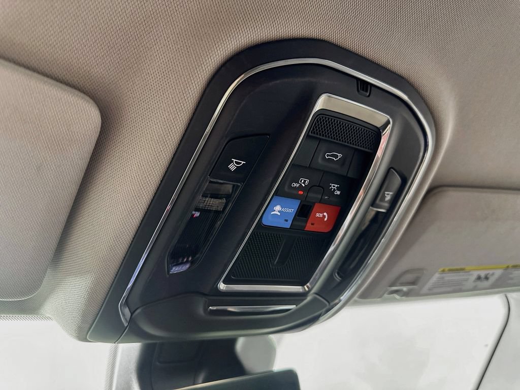 Used 2023 Jeep Grand Cherokee Limited w/ Luxury Tech Group II RWD image 34
