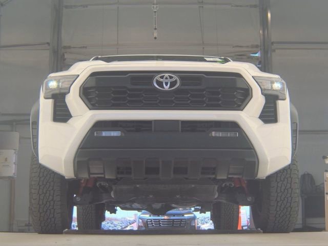 Used 2025 Toyota Tacoma TRD Off-Road image 8