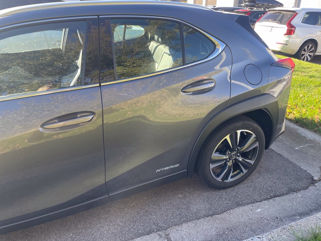 Used 2019 Lexus UX 250h w/ Accessory Package AWD/4WD image 15
