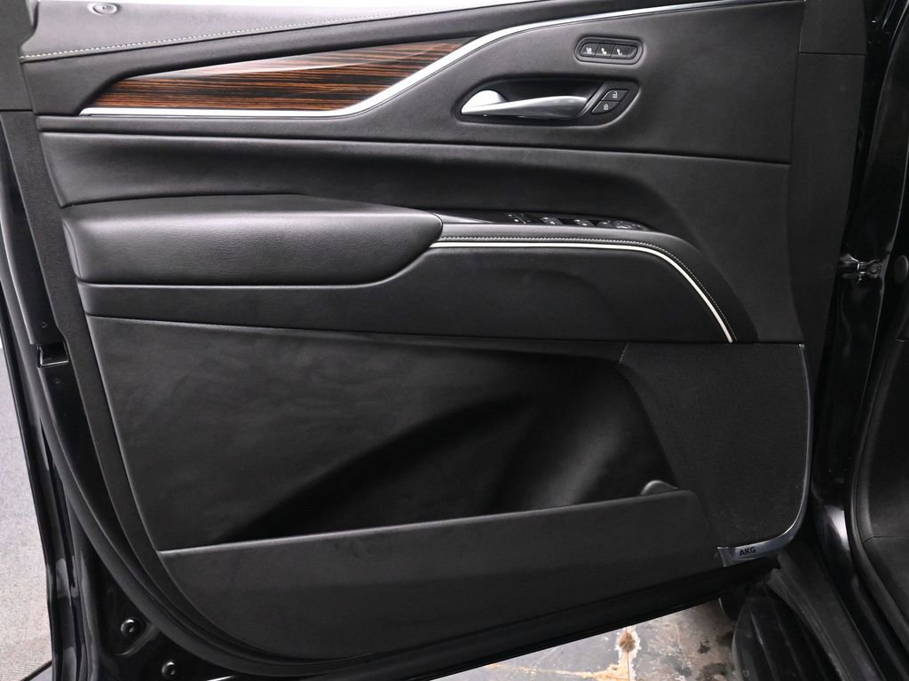 Used 2023 Cadillac Escalade ESV Premium Luxury image 10