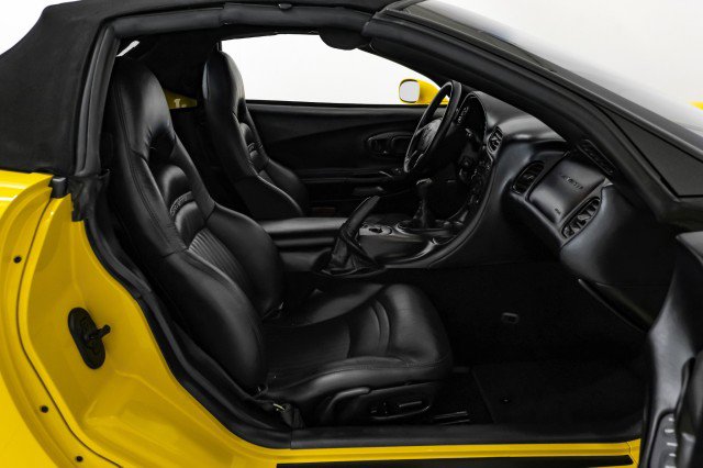 Used 2000 Chevrolet Corvette Convertible w/ Memory Pkg image 29