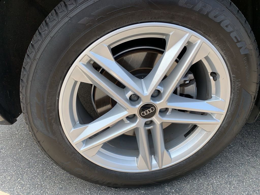 Used 2022 Audi Q5 e Premium w/ Convenience Package image 31