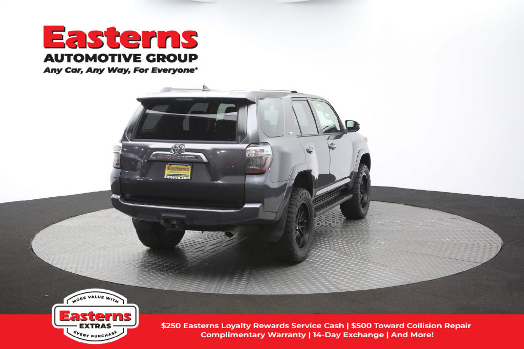Used 2017 Toyota 4Runner SR5 AWD/4WD image 41