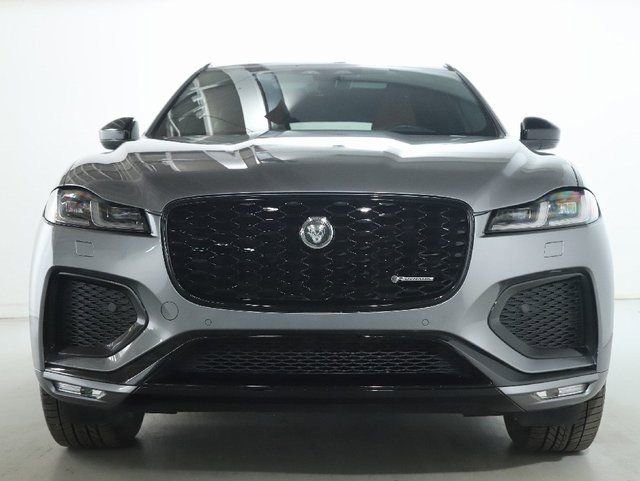 Certified 2025 Jaguar F-PACE R-Dynamic S image 13
