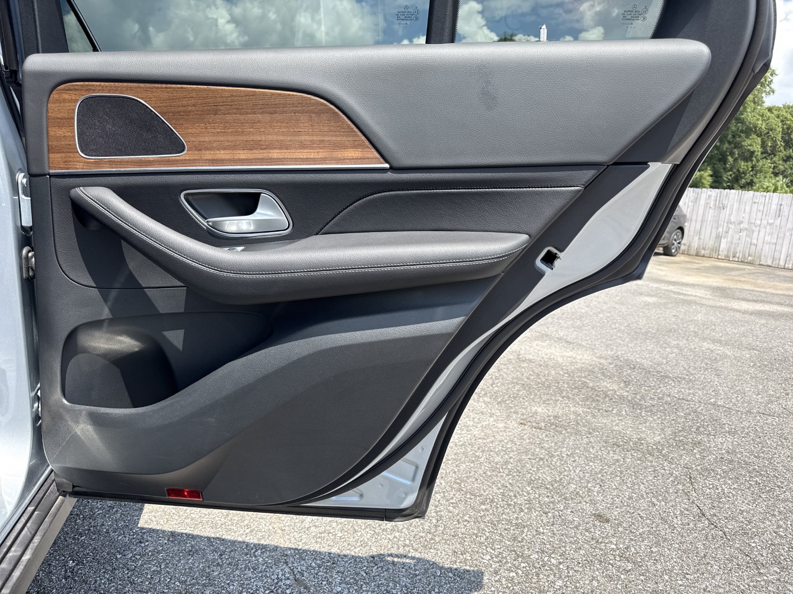 Certified 2025 Mercedes-Benz GLE 350 4MATIC image 32