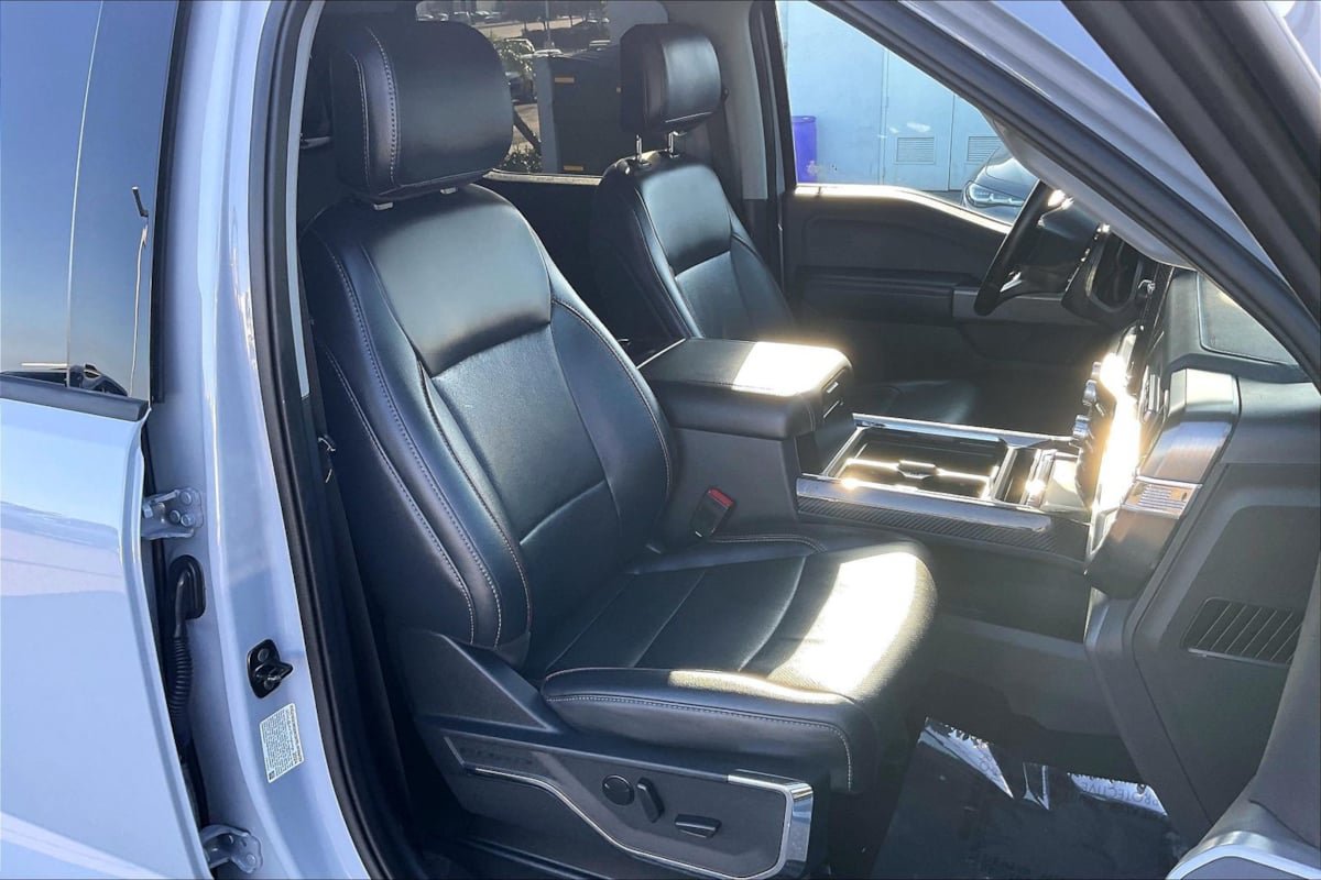 Used 2024 Ford F250 Lariat w/ Lariat Ultimate Package AWD/4WD image 7