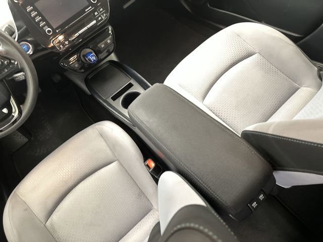 Used 2022 Toyota Prius LE AWD/4WD image 24