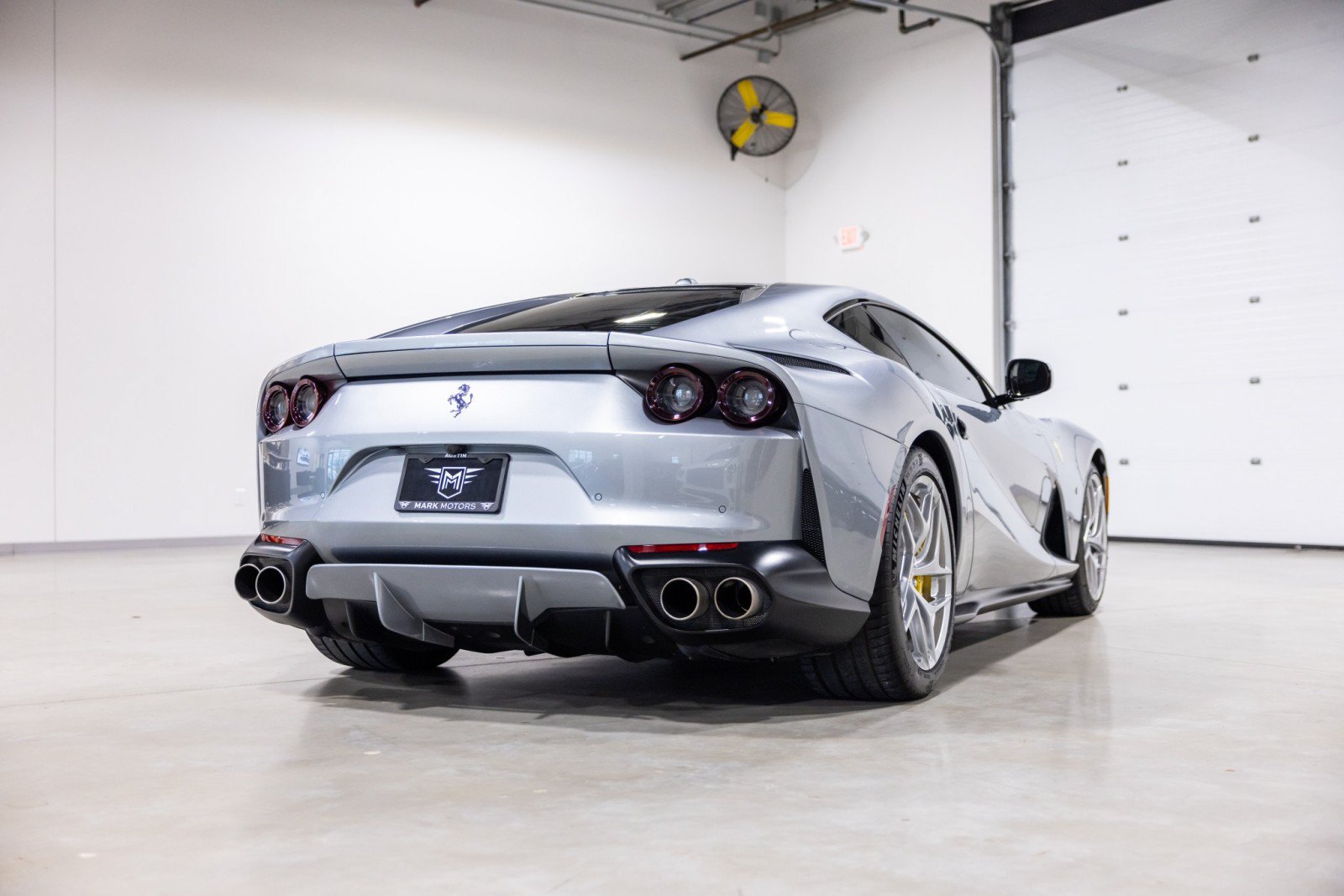 Used 2019 Ferrari 812 Superfast RWD image 4