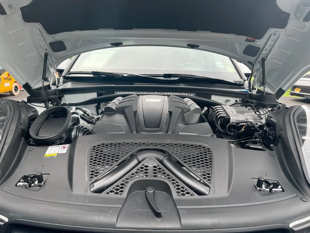 Certified 2023 Porsche Macan S AWD/4WD image 15