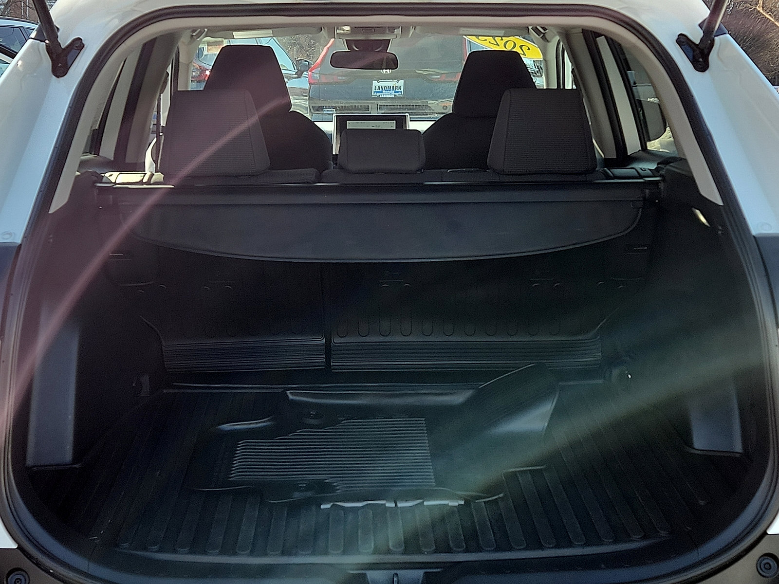 Used 2023 Toyota RAV4 LE image 27