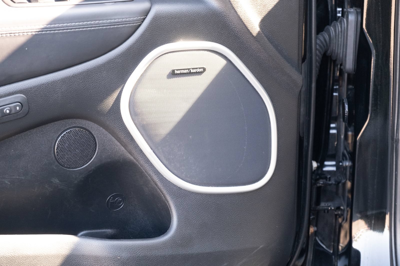 Used 2020 Jeep Grand Cherokee SRT AWD/4WD image 15